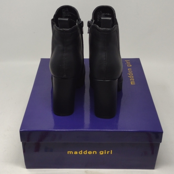 Madden Girl Black Ankle Boots - Picture 5 of 15